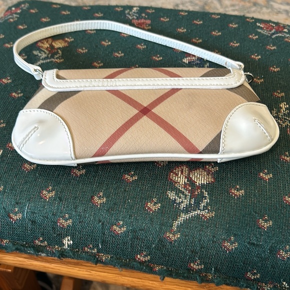 Burberry nova checked patencalfskin flap small bag 9 x 4” - Picture 2 of 8